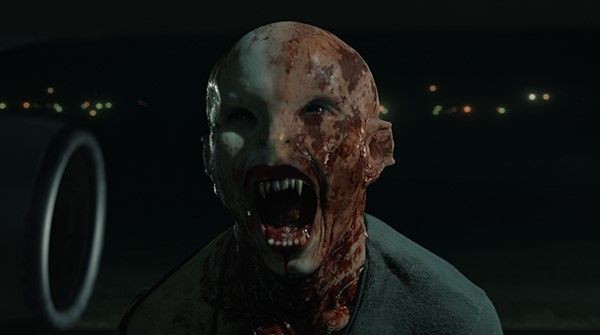 打造驚人吸血鬼、全 CG 飛機與震撼的爆破場景，解密 Netflix 電影《血色天劫》特效製作