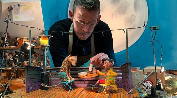 立體插畫家融合傳統手工，創作童話般的獨特停格動畫！