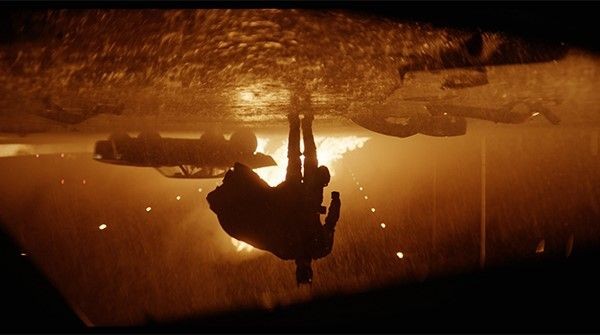 Wētā FX 以 320 顆特效鏡頭，打造驚險刺激的蝙蝠車雨中追逐戰，一窺《蝙蝠俠》幕後