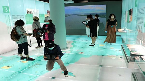 將導覽服務結合 5G、XR、AI 及光學雷達等科技，「看透．大高雄」帶給你全新的觀感體驗