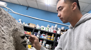 從《少年 Pi 的奇幻漂流》、《沉默》到《The Farewell 別告訴她》和《EXPATS 外籍之人》，專訪「小瓶可樂」創辦人、電影美術質感師－林彥儒