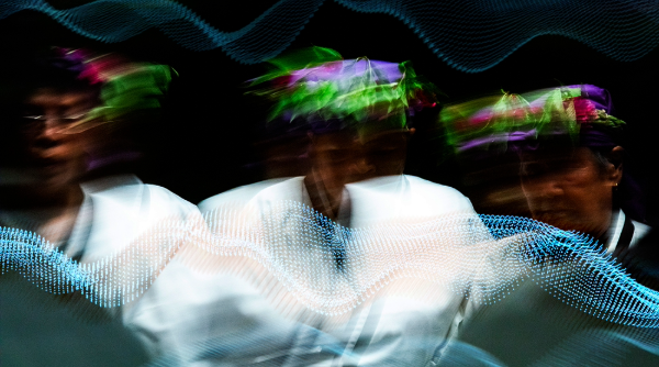 在 360 度視覺空間，看見賴冠源的科幻魂！一探其如何透過 VR 媒材穿梭不同時空，重塑現實！