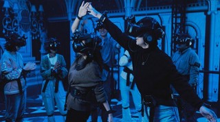 分析國際多人 XR 體驗成功案例，歸納三大商業模式構思沉浸式產業未來樣貌