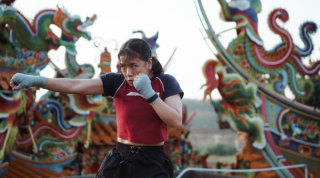 「淚水換來憐憫，汗水贏得尊敬。」拳拳直擊靈魂的台灣電影，62 屆金馬獎最佳動作設計：專訪《恨女的逆襲》導演李宜珊、動作指導黃泰維